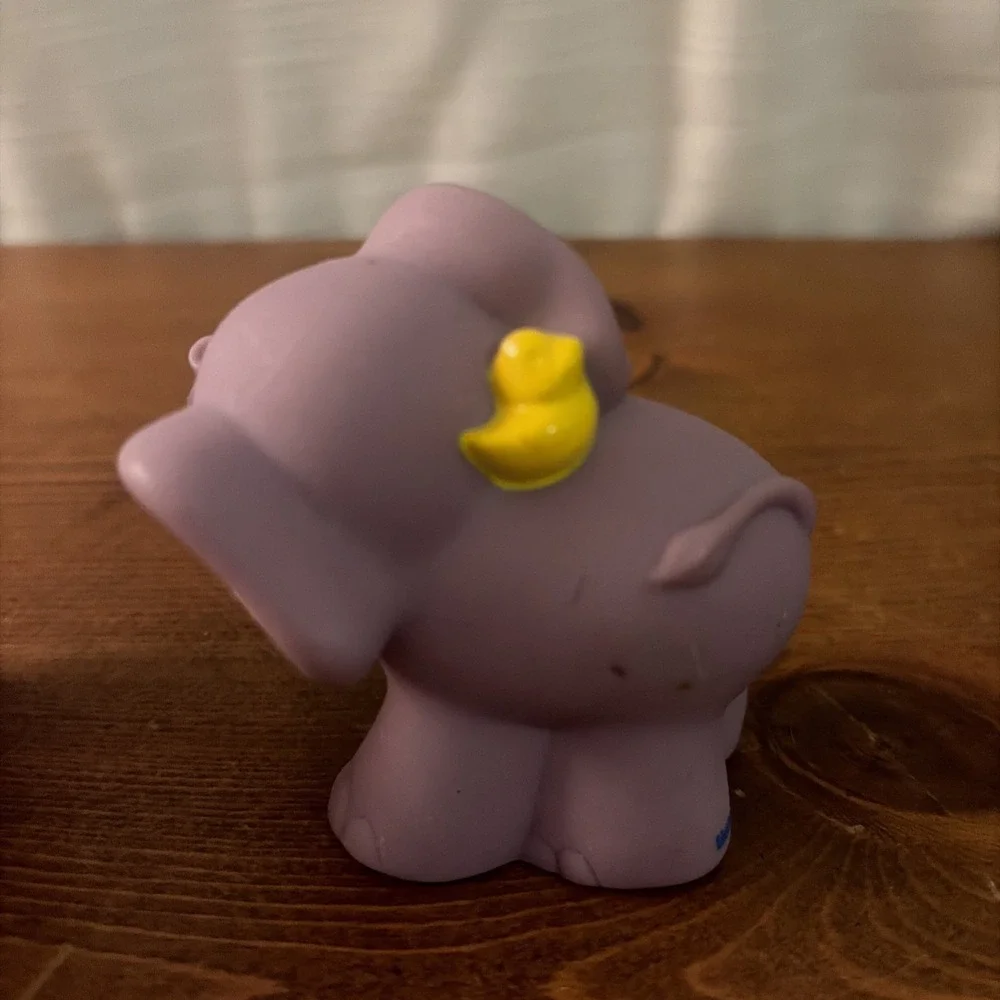 2007 LITTLE PEOPLE LION AND ELEPHANT WITH BIRD
